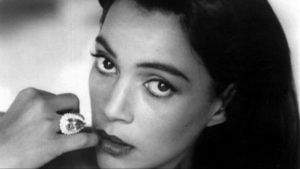 julie-carmen
